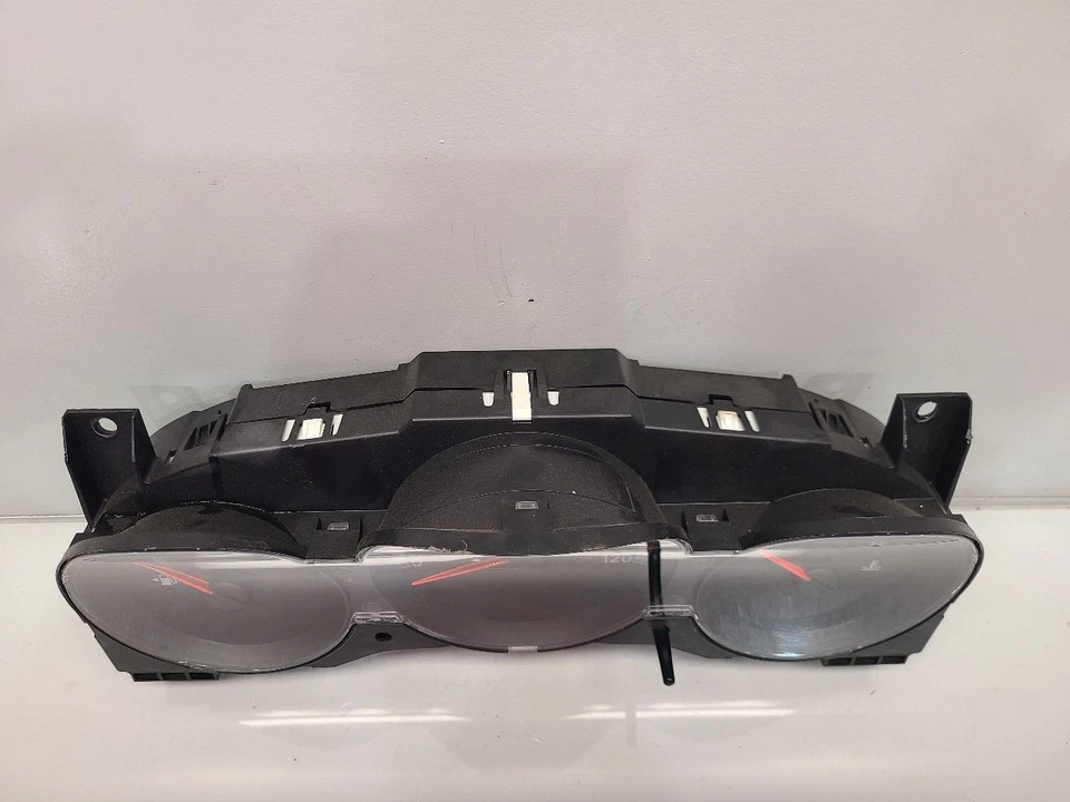 Chrysler Town & Country 2008 (3,3 L/AT) Speedo Cluster - 3 cápsulas con centavo de información Foto 2 de 4