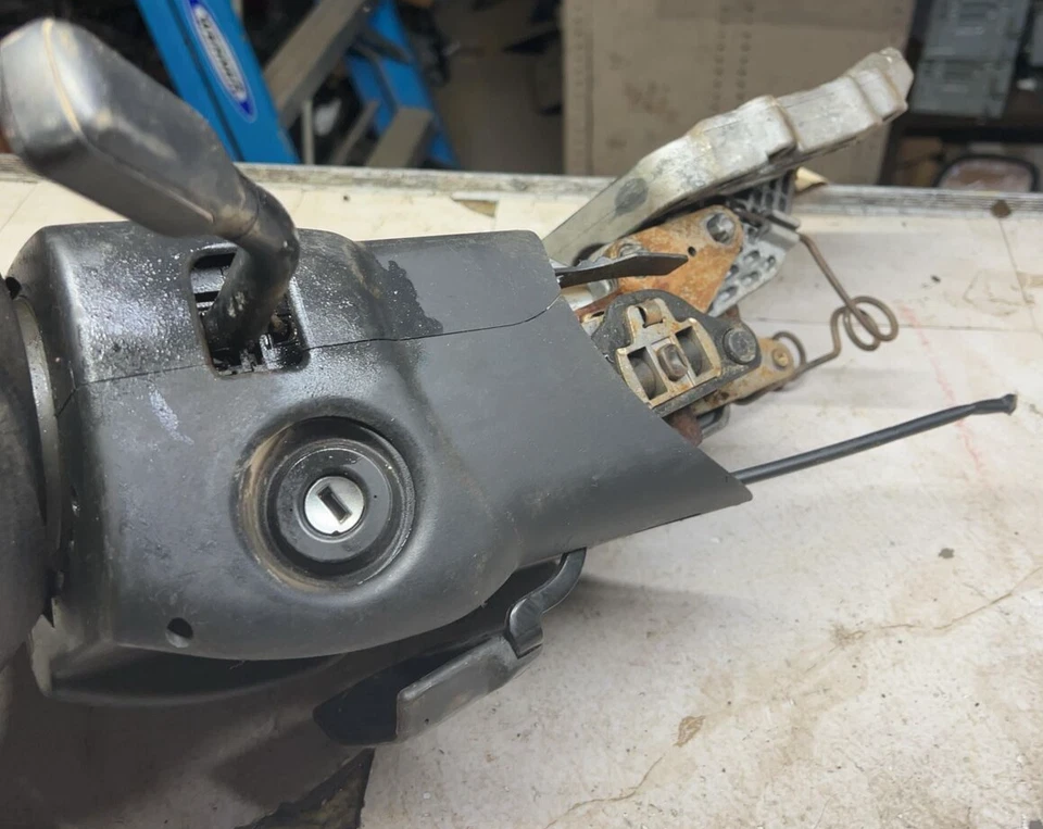 98-02 AUDI A4 00-02 AUDI S4 Steering Column  Floor Shift W/Key (No Bag) - Image 4 of 4