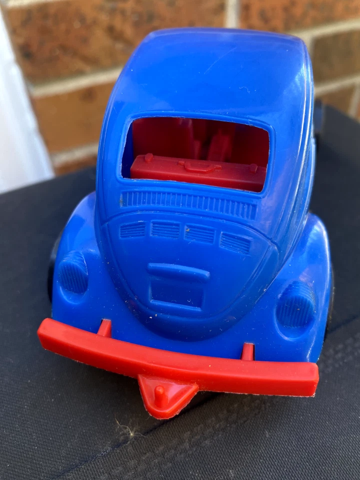 Coche de juguete Strombecker Volkswagen vintage VW sedán plástico hecho en EE. UU. - 5,75" de largo Foto 4 de 4