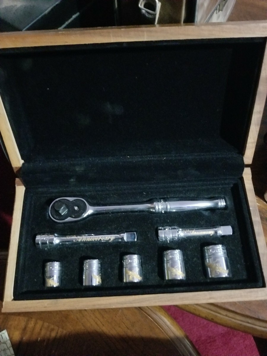 Snap-on 70th Anniversary 24K Gold 8pc Collectors Ratchet/Socket