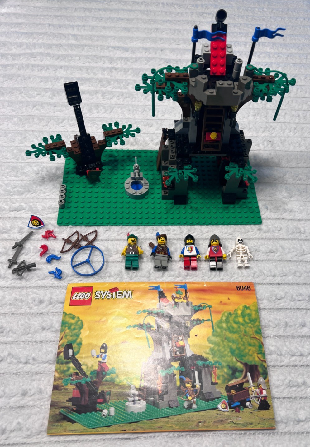 Vintage LEGO Set 6046 Hemlock Stronghold 100% Complete Dark Forest Castle