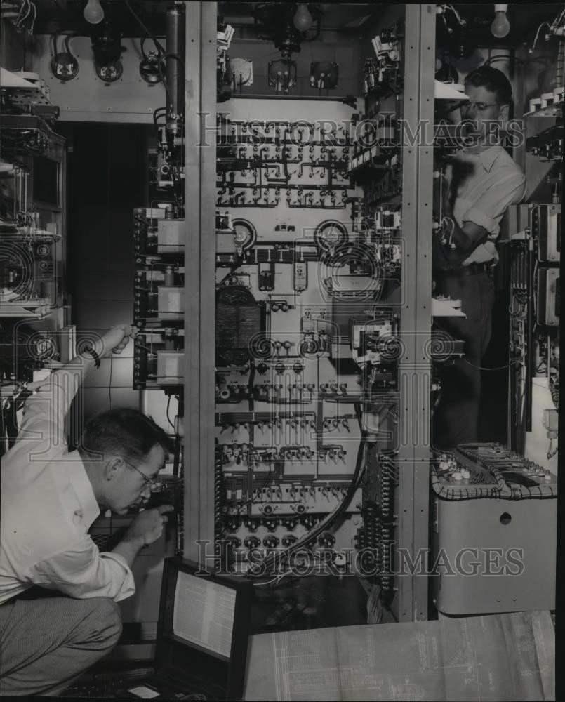 1947 Press Photo WTMJ-TV, The Journal's television station transmitter