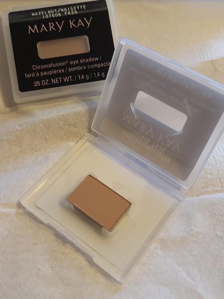2 x Mary Kay Chromafusion eye shadow "Hazelnut" ~Matte 107606 .05oz NEW - Image 3 of 4