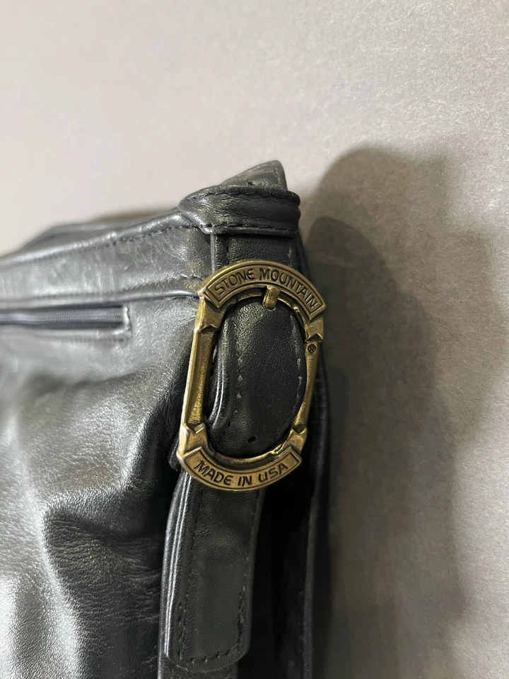 复古 Stone Mountain 钱包黑色/海军蓝皮革斜挎包 — 第 3/4 张图片