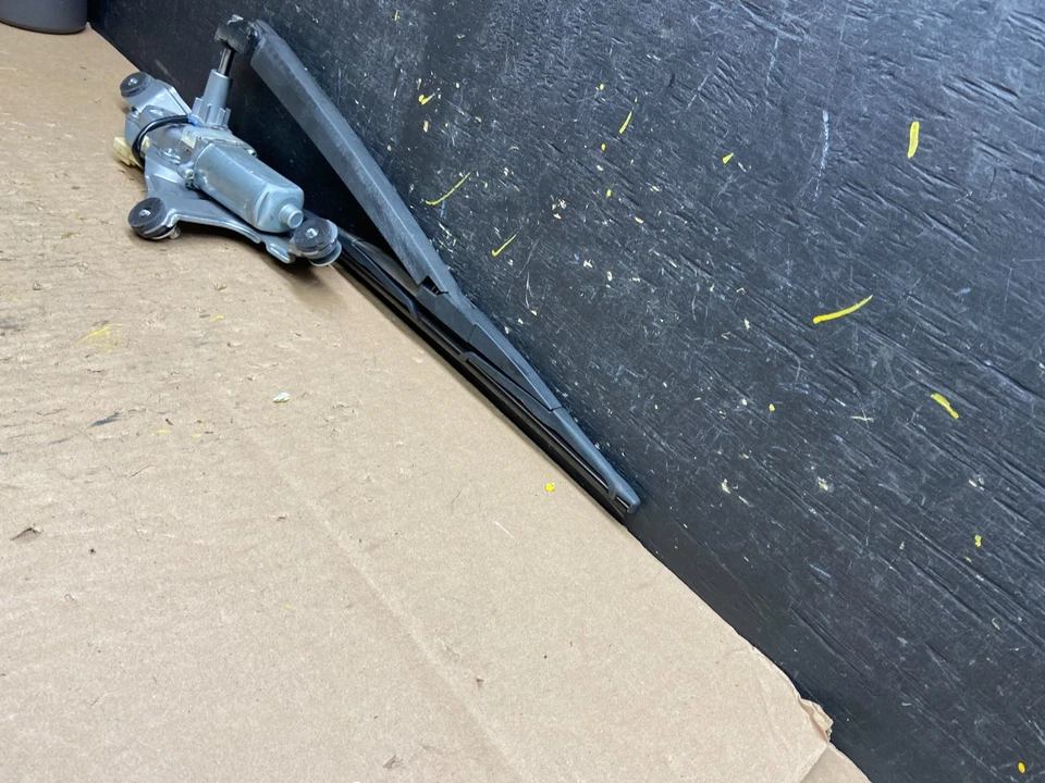 2007 to 2015 Mazda CX-9 CX9 Windshield Rear Wiper Motor t6449 DG - Image 3 of 4