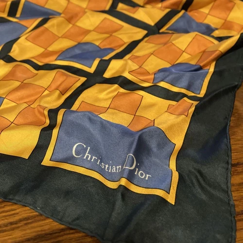 Authentique écharpe en soie motif carreaux marque logo Christian Dior 50 x 50 cm femme