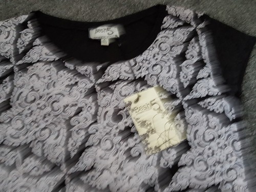 Ladies Black Patterned Sheer T-Shirt Size M New - Picture 3 of 3