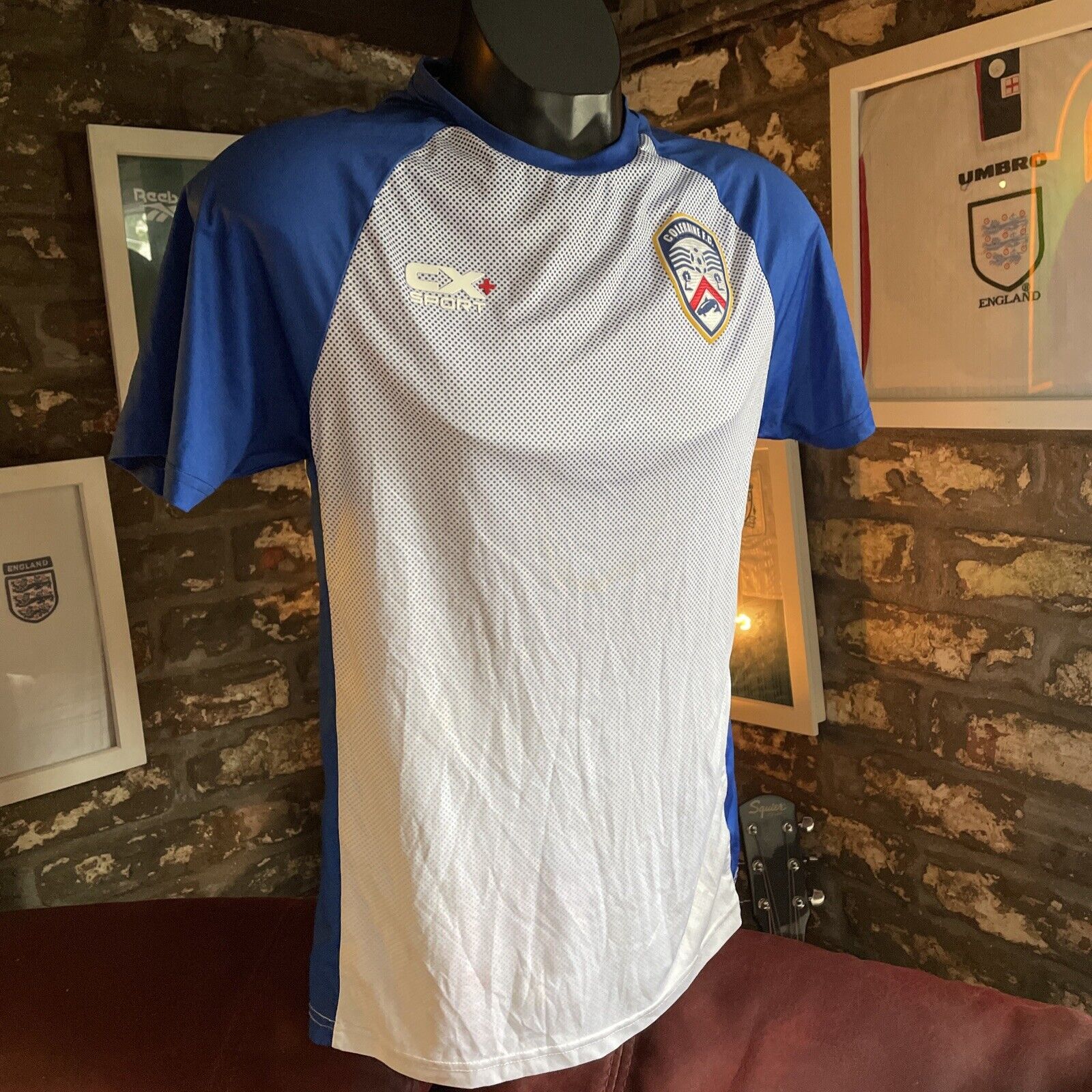 Coleraine FC training Football shirt Size Small S