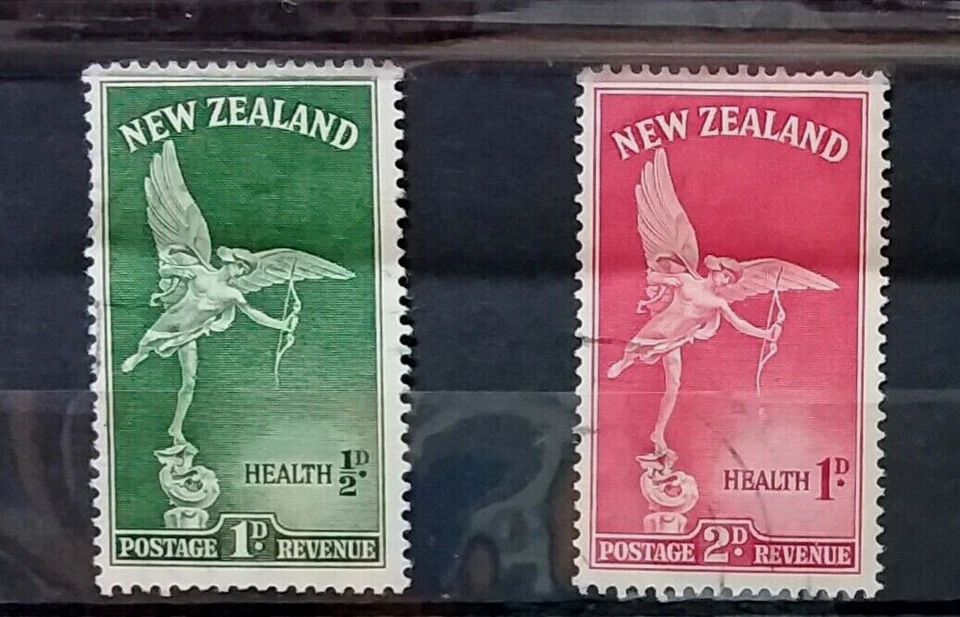 NEW ZEALAND STAMPS – HEALTH STAMPS B084 Free Registered Mail - Image 2 of 4