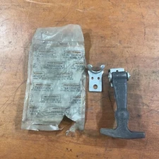 Southco Inc 37-10-101-10 T-Handle Draw Latch 3.13 W Handle, 5.13 Long