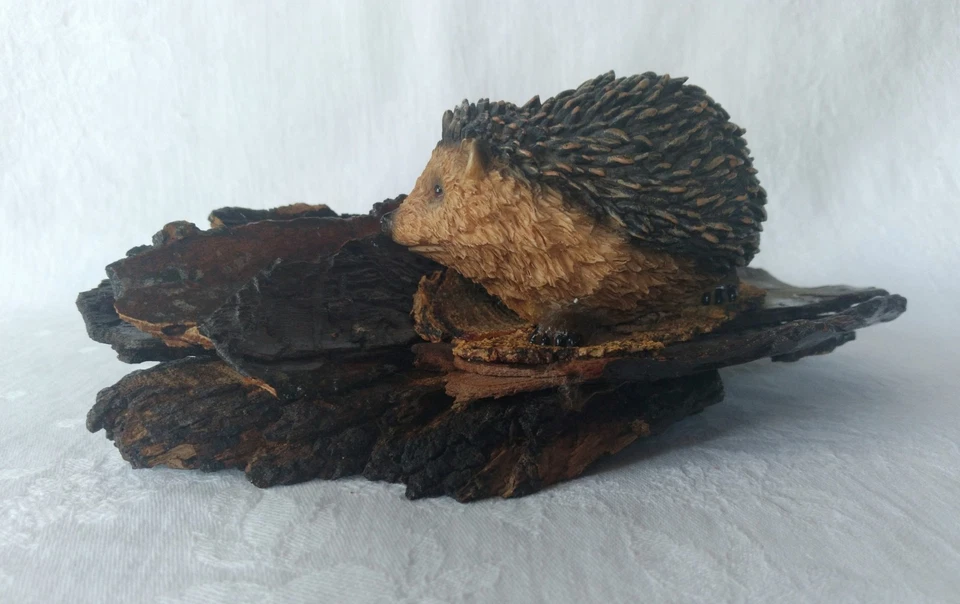 Lifelike Hedgehog Wood Tree Bark Resin Garden Statue Adorable Cute Realistic 9" - Image 4 of 4