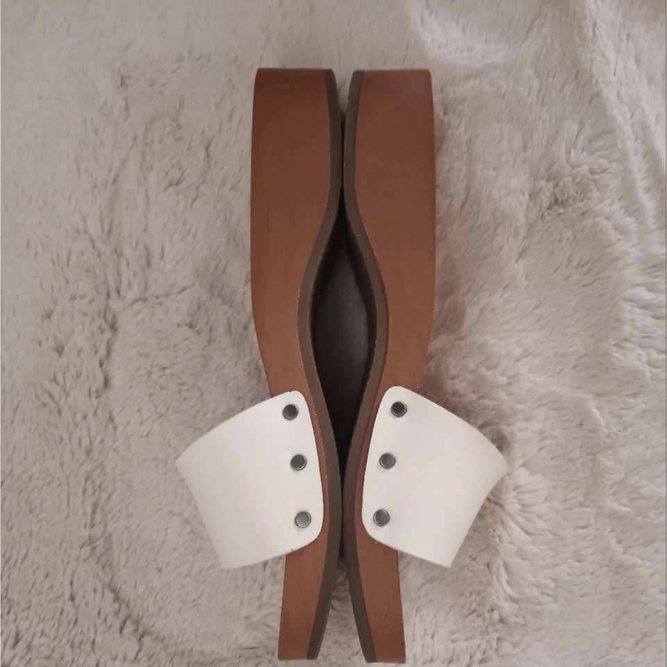 Espléndida Sandalia Bohemia Clásica 'Heather' Cuero y Madera Retro Años 70 con Tachuelas Foto 4 de 4