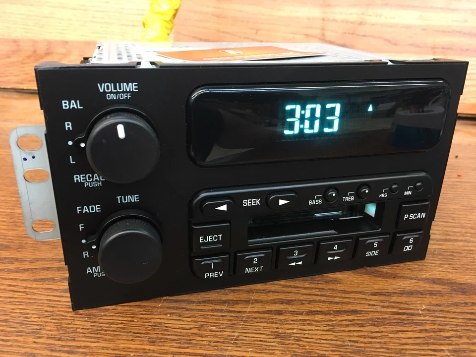 OEM 1995-2002 Buick Century RoadMaster Regal Riviera Cassette Tape Radio Mint - Image 4 of 4