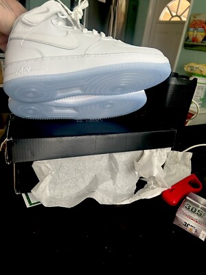 af1S Woman s Size 10 All White With Clear Buttons