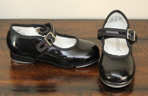 Capezio TAP SHOES Toddler Girls 8.5 Medium Mary Janes Black Patent Taps