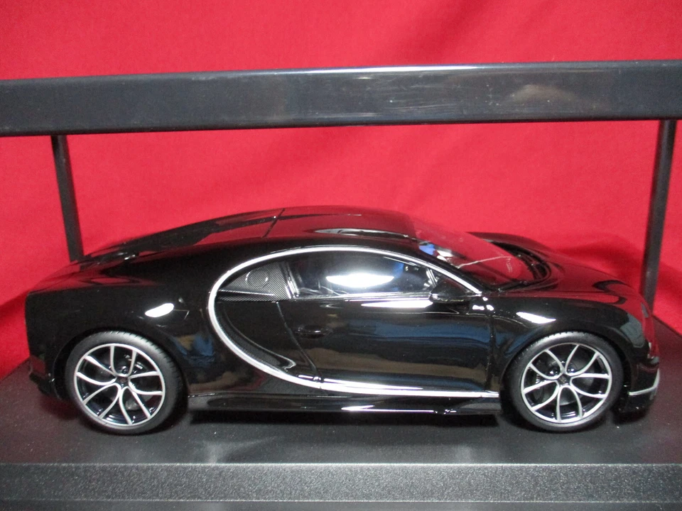 1:18 Scale Bugatti Chiron Black Kyosho Diecast Model Car C09548BK Ousia - Image 3 of 4