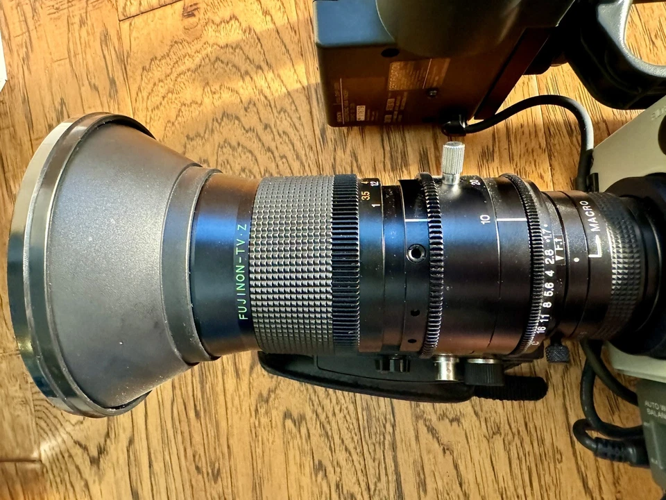 Sony DXC-3000A Video Camera + C-74 Uni-directional Condenser Microphone + Case - Image 4 of 4