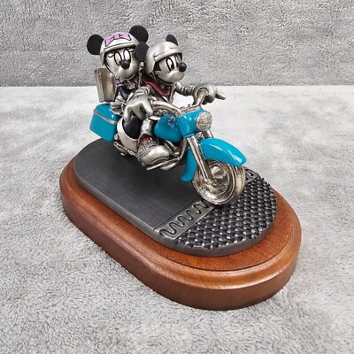 mickey　ヒッチ台座 Chilmark Pewter Mickey Mouse Two Wheeling HEAD OUT ON THE