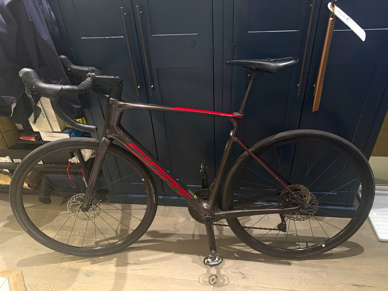 Giant Defy Advanced 2 2024 – Carbon Fibre – 105 12-Speed Hydraulic Disc — M/L
