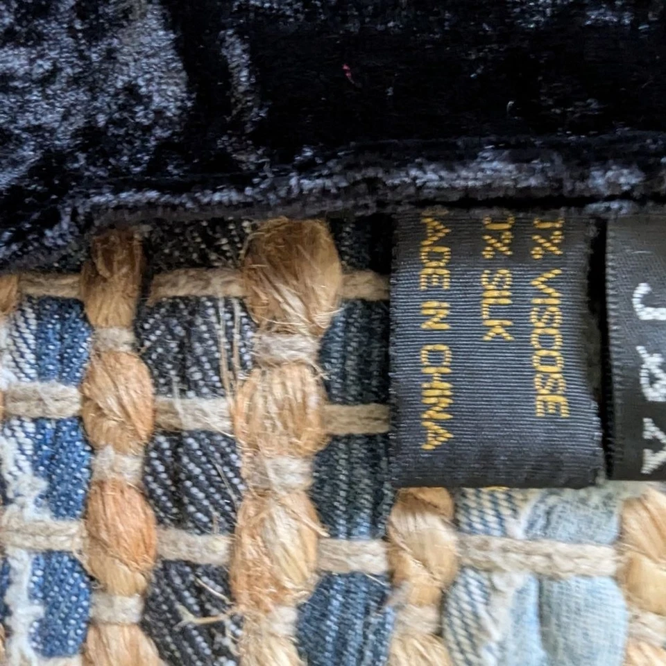 Peacock Embroidered Velvet Shawl Wrap 86x26 Silk Luxurious Ornate Royalcore Roma - Image 2 of 4