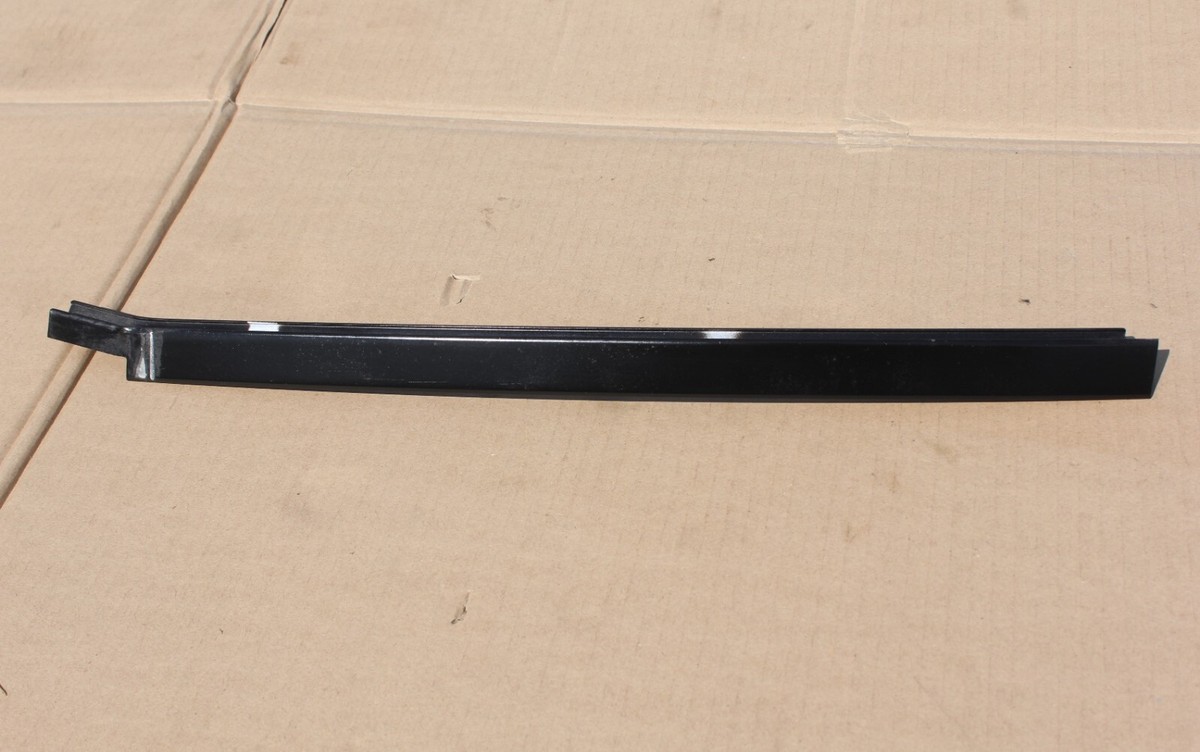 GENUINE BMW E34 TOURING REAR LEFT DOOR REAR COVERING CENTER BLACK