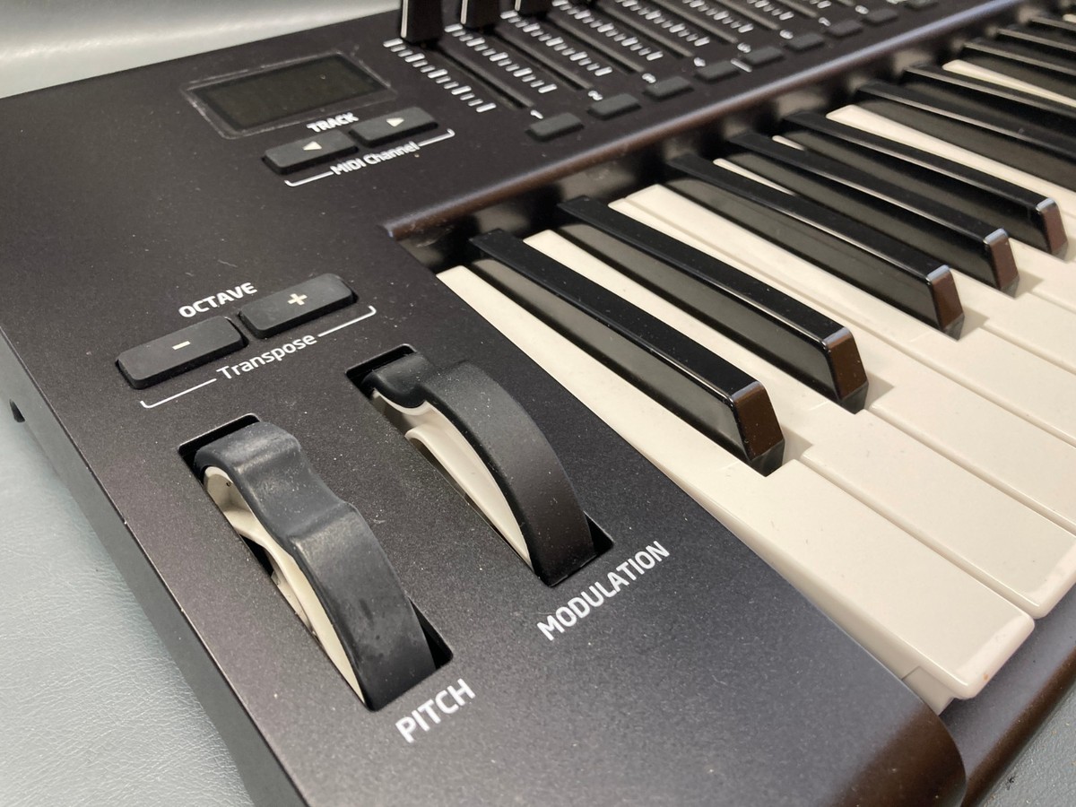 Novation LaunchKey 49 MK2 49-Key Ableton Live USB MIDI Keyboard