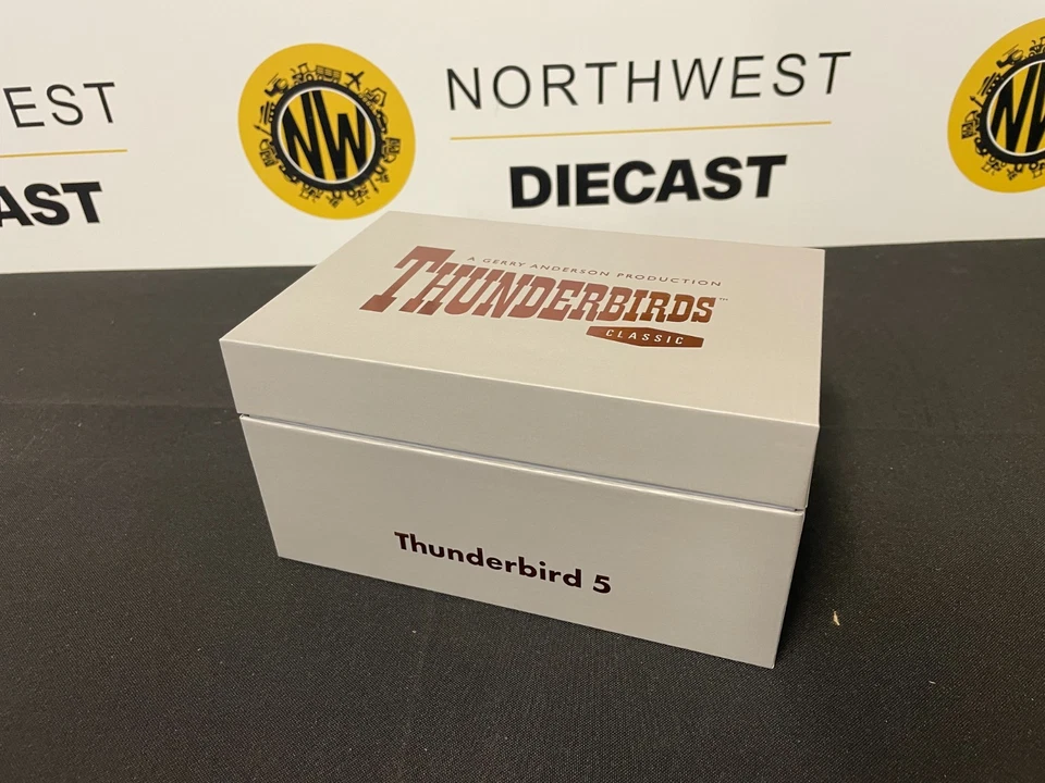 CORGI CC01501 THUNDERBIRDS CLASSIC THUNDERBIRD 5 - Image 4 of 4