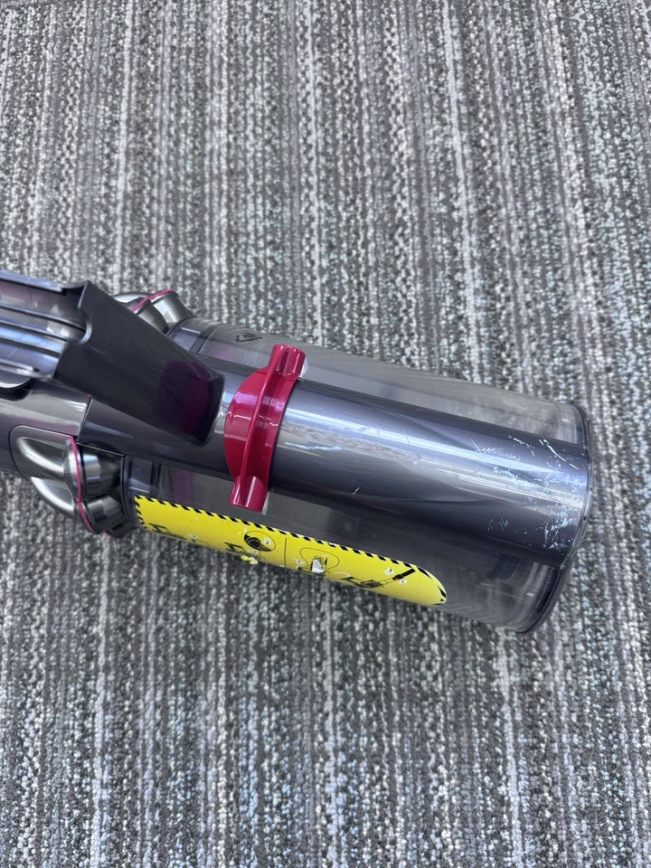 Dyson VIl Cordless Vacuum SV28 Click-In Battery Model FOR PARTS! PARTS ONLY! - Image 4 of 4