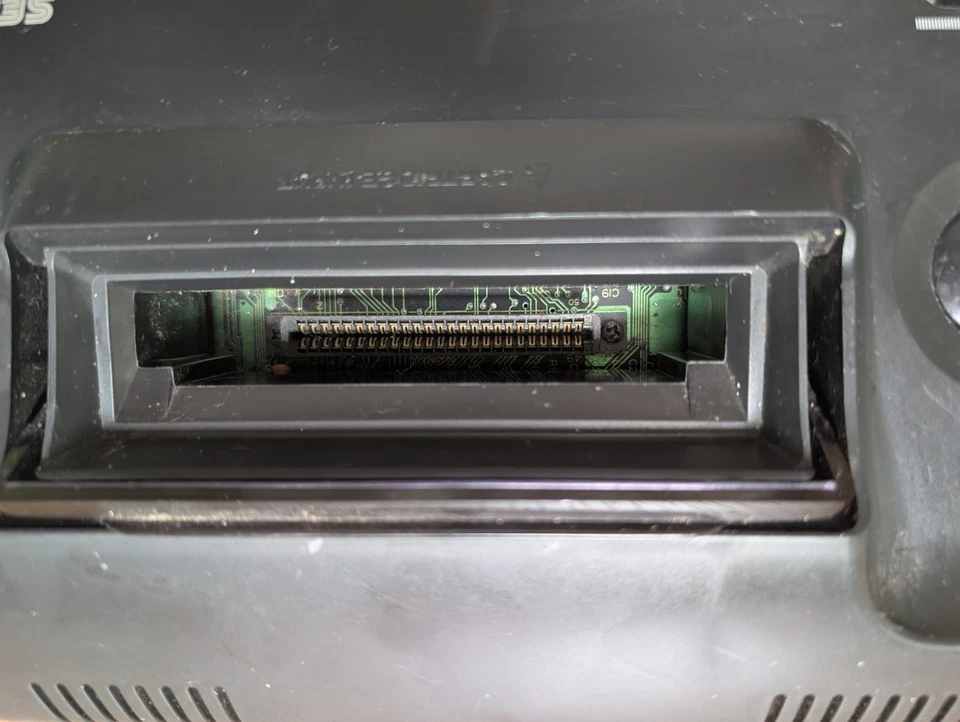 Sega Master System 2 Console AUS PAL-B(VV) - Model 3006-03 UNTESTED - SOLD AS IS - Image 3 of 4