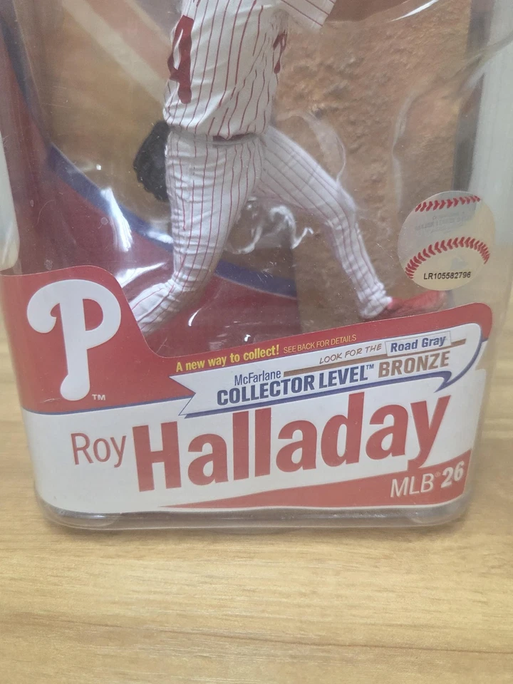 Philadelphia Phillies Figure MLB Baseball Roy Halladay Series 26 Pitcher Red - Image 2 of 4