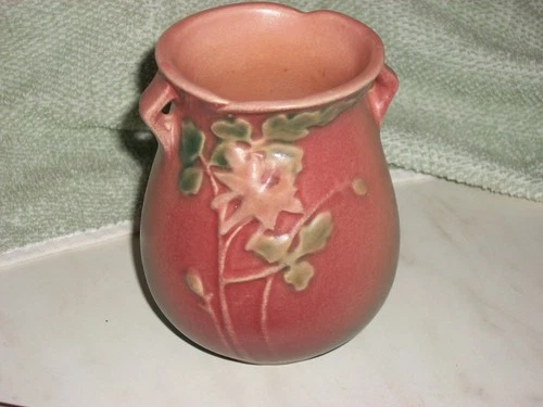 Vintage 1940's Roseville 2 Handled American Pottery Arts  Columbine Vase 4 1/2"