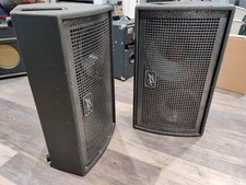 peavey QW Series MR 15  monitor speakers (Lef...