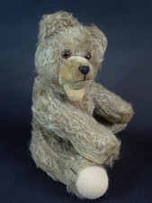  alter Teddy Bär mit ausgeprägtem Buckel -  40cm