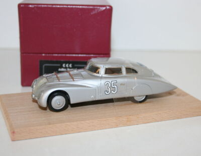 Lot 183 - A pair of 1:43 scale hand built resin models