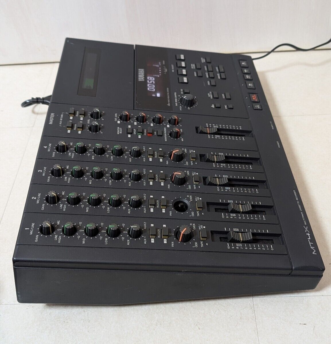 YAMAHA MT4X Multitrack Cassette Tape Recorder with case YAMAHA MT4X Multitrack Cassette Tape Recorder with case