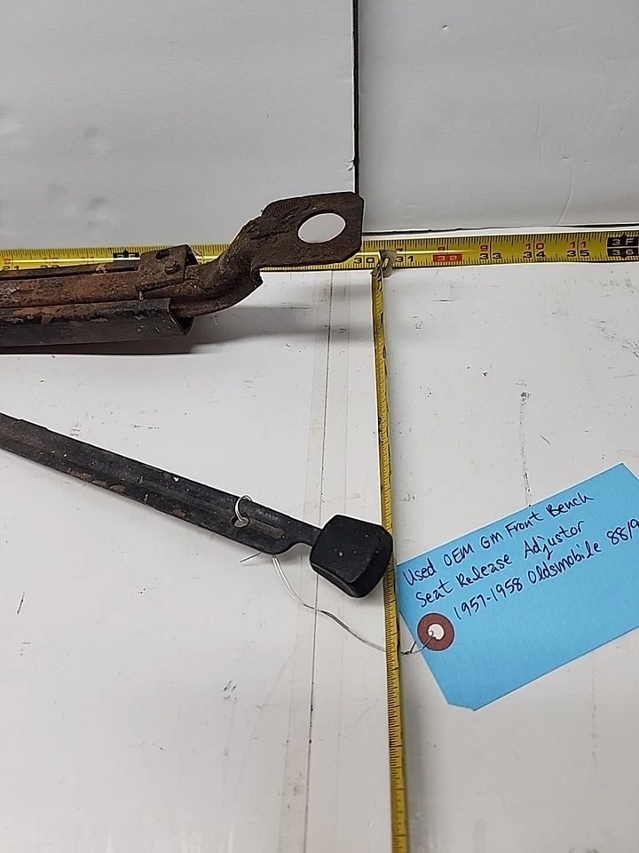 Ajustador de liberación de asiento de banco delantero GM 1957-58 Oldsmobile 88/98 (910) usado OEM Foto 4 de 4