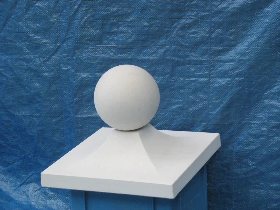 Pfeilerabdeckung Weiß Mauerabdeckung Abdeckplatte Beton mit Spitzdach und Kugel