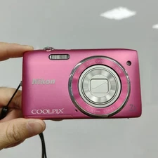 Nikon COOLPIX S3500 20.1MP Digital Camera 7x Optical Zoom w/ Battery Charger