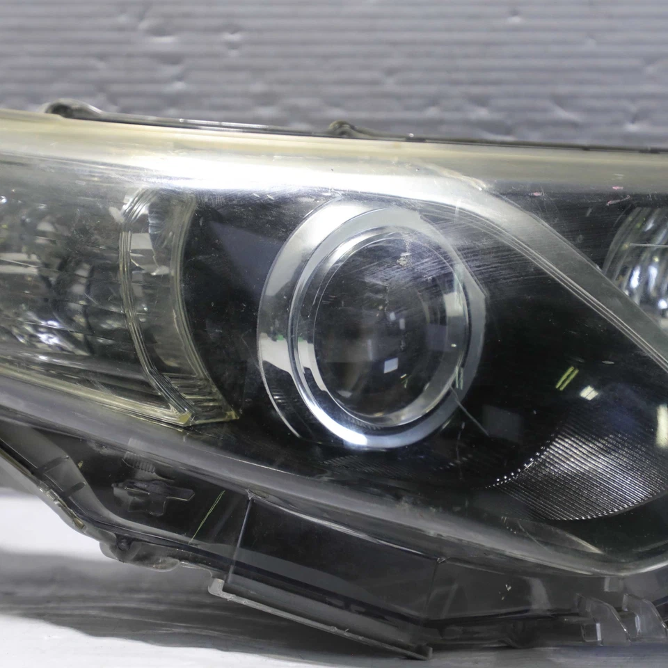 Conjunto de faros halógenos laterales derechos con bisel negro Toyota Camry 2012-2014 OEM Foto 4 de 4