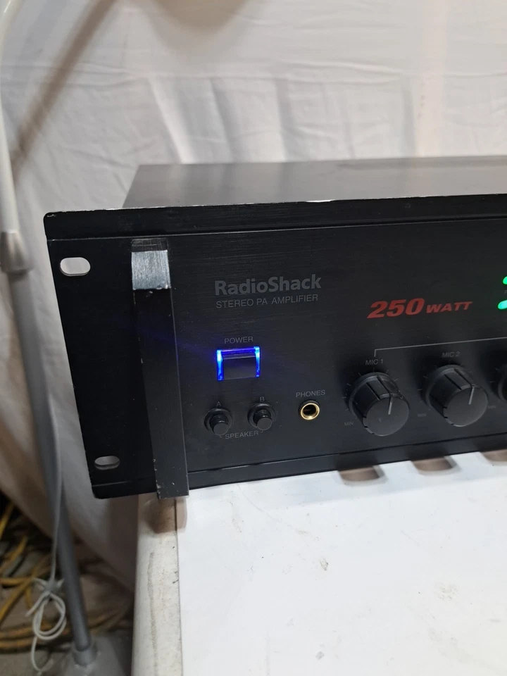 RadioShack Stereo PA Amplifier MPA-250B Turns On Not Fully Tested Has Scratches - Image 2 of 4