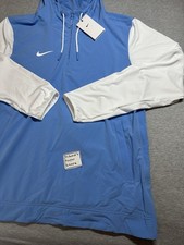 Preços baixos em White Nike Dri-FIT Activewear jaquetas para