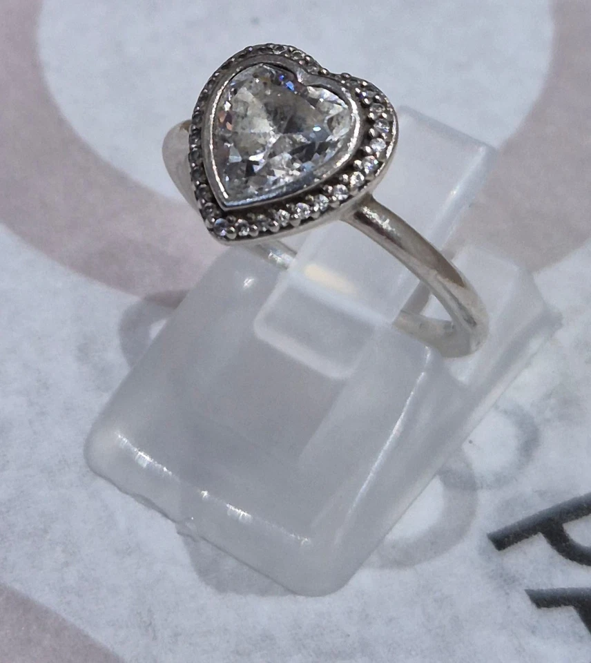 PANDORA 🌟 Sparkling Love Heart pavé ring 🌟 925ALE- Size 50 / K - Image 4 of 4