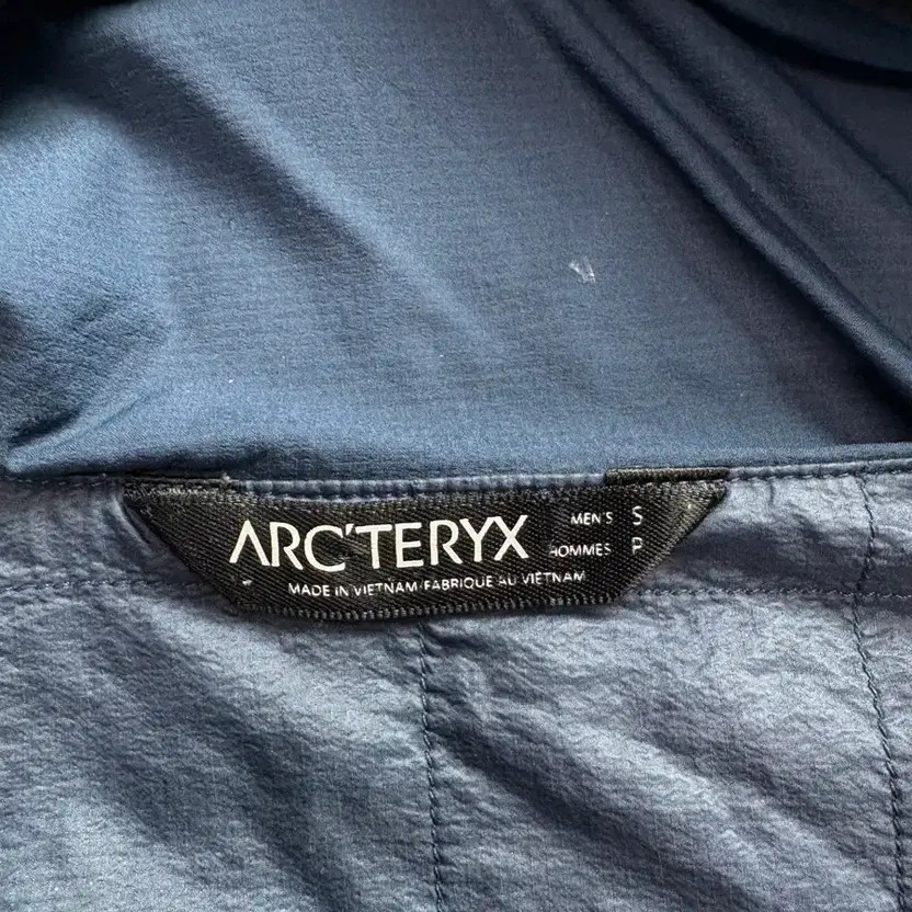 Arc'teryx Atom SL Navy Hoodie Jacket, Size S-M, Used thumbnail 4