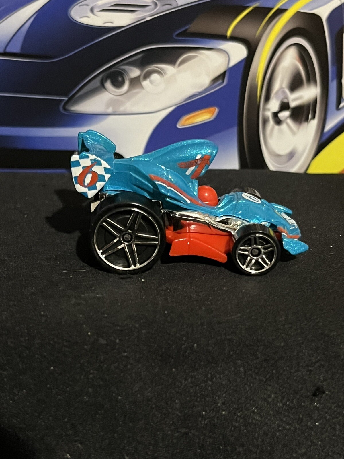Picture 4 of 8