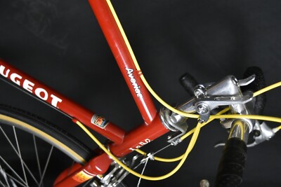 VINTAGE PEUGEOT AVORIAZ ROAD BIKE SIZE LARGE, 57 CM, 12 SPEED 