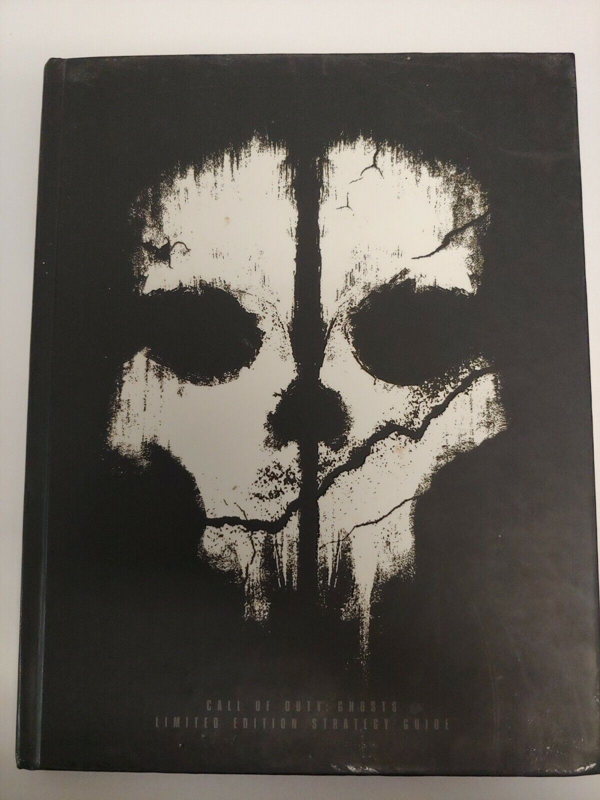 Call of Duty: Ghosts Limited Edition Strategy Guide - BradyGames:  9780744015195 - AbeBooks