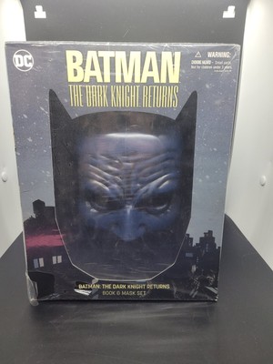 Batman The Dark Knight Returns tpb Book & Mask Set NEW Frank Miller DC Comic