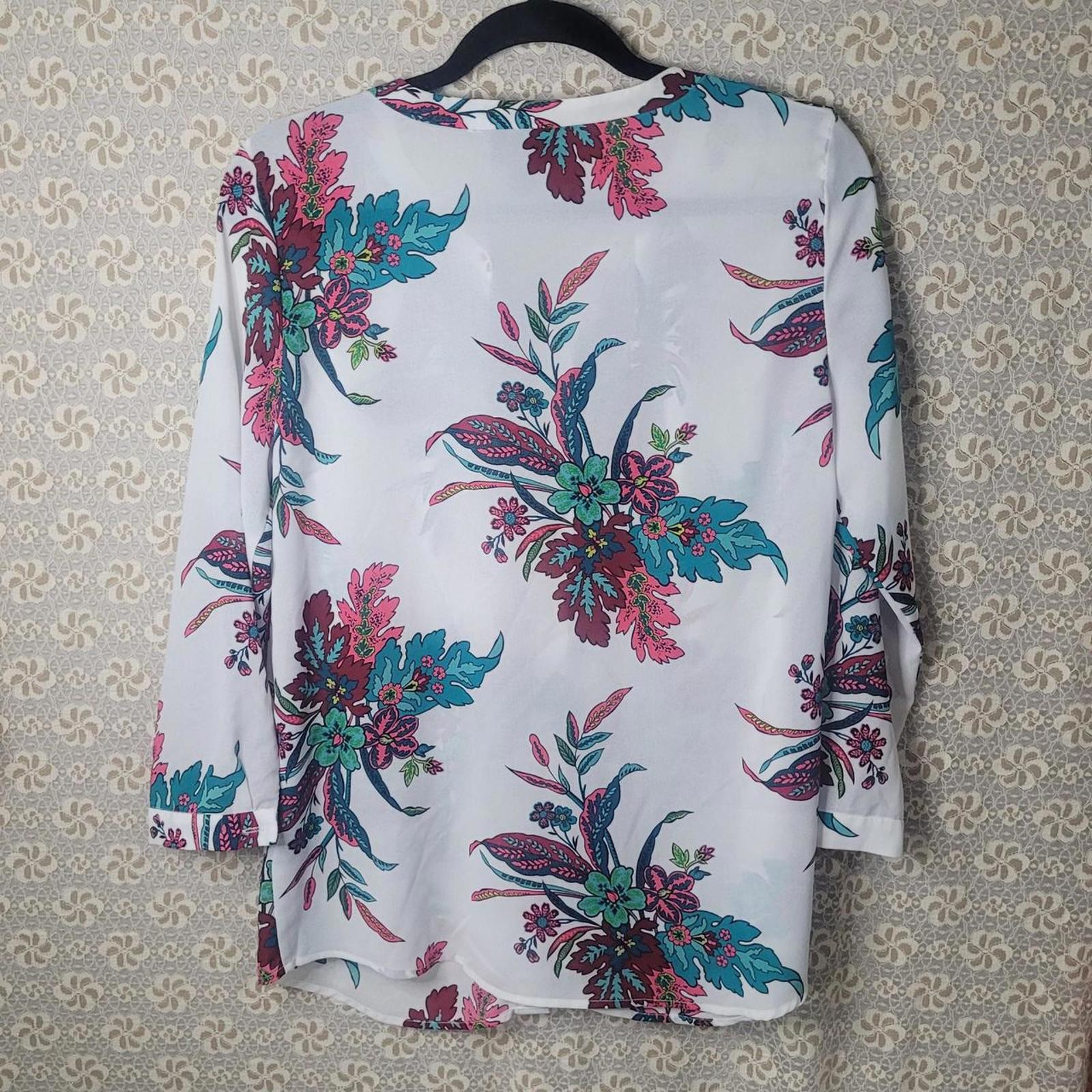 Vibrant eclectic lightweight button up blouse - image 6