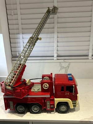 Feuerwehr Battat - großes 18 Zoll Feuerwehrauto beleuchtet ausziehbare Leiter Wasserpumpe