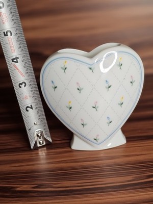Vintage Porcelain Heart Shape Floral vase Blue white Japan